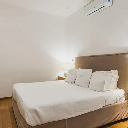 Rg7 Apartment